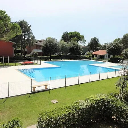 Appartamento With Terrace In Village With Pools Bibione