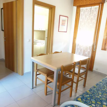 Appartamento With Terrace In Village With Pools